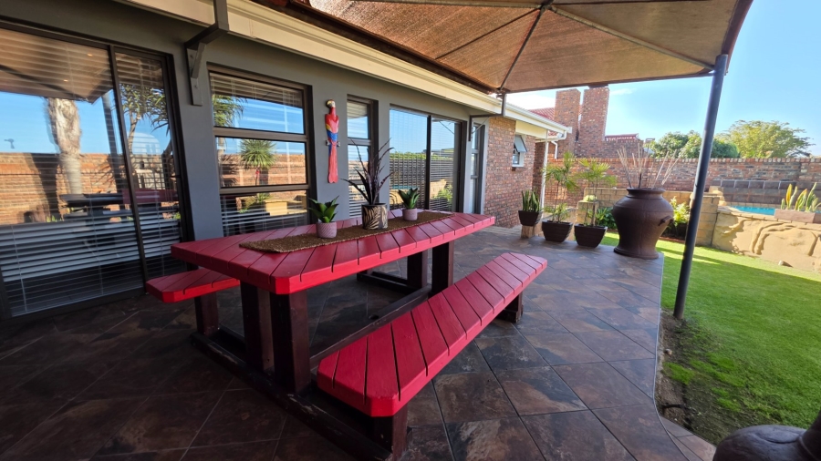 3 Bedroom Property for Sale in Hartenbos Central Western Cape